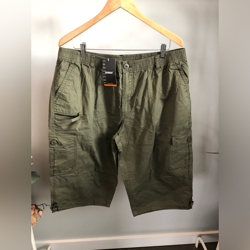 Men's Olive Green Cargo Shorts with Elastic Waist and Utility Pockets